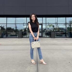 Meet your Posher, Linda